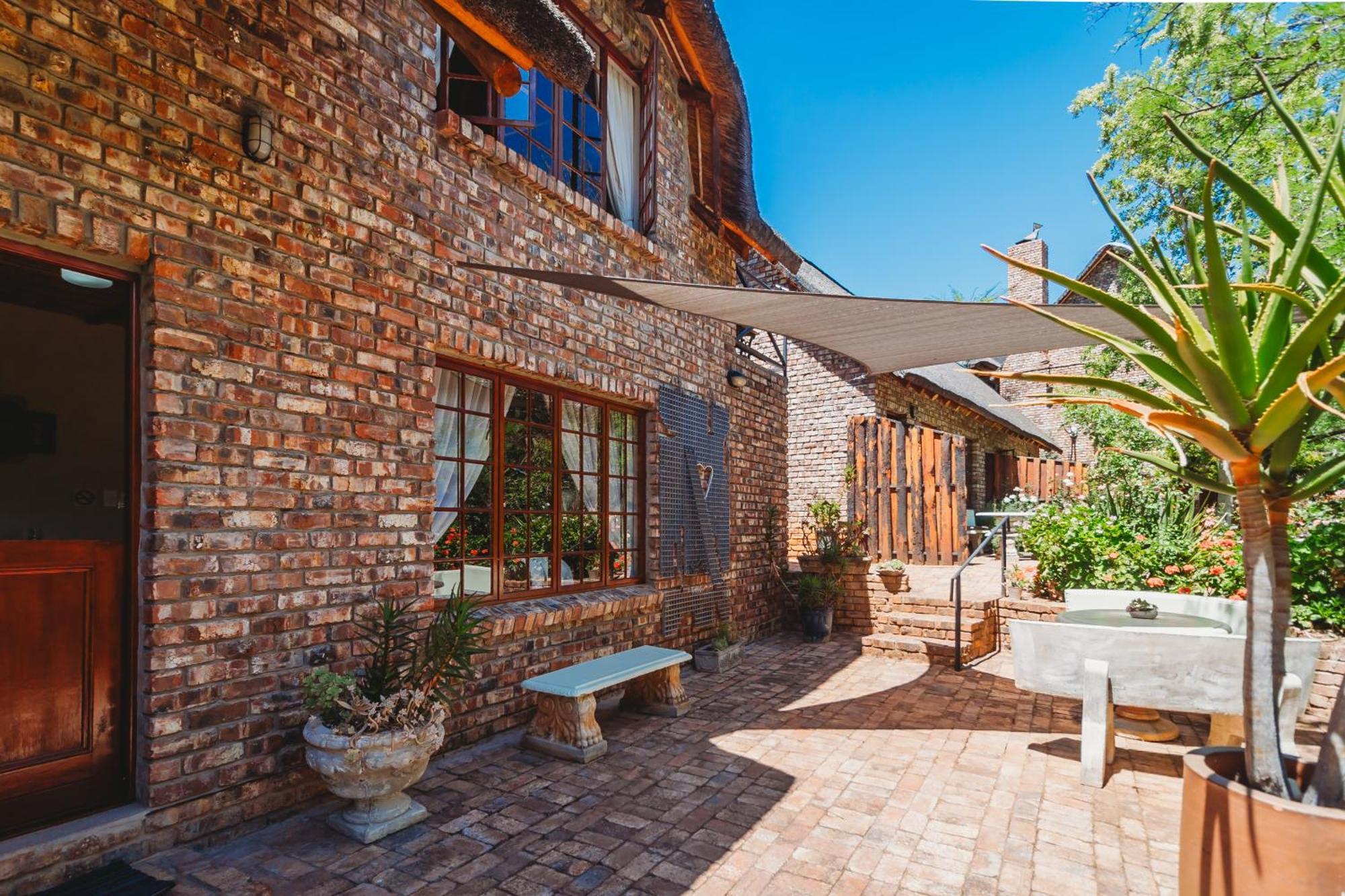De Poort Country Lodge Oudtshoorn Eksteriør billede